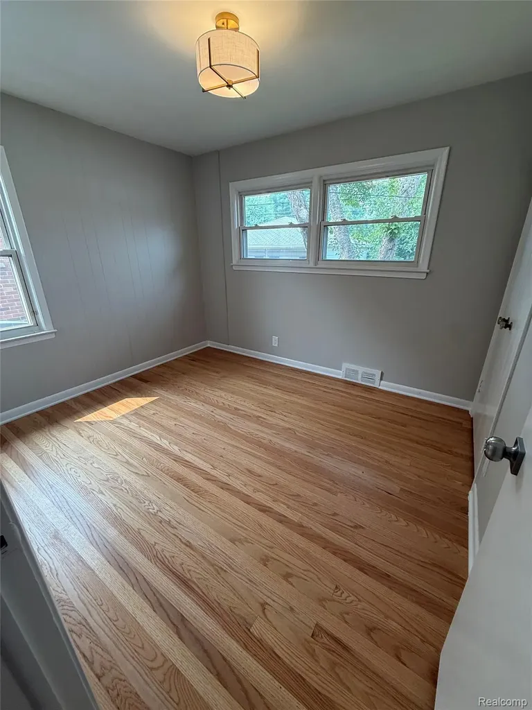 20017 California St. Clair Shores City MI 48080