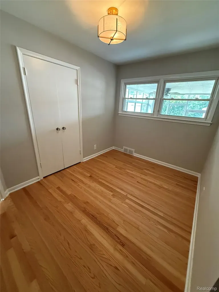 20017 California St. Clair Shores City MI 48080