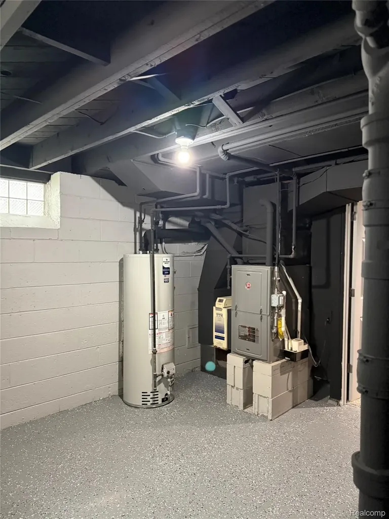 20017 California St. Clair Shores City MI 48080