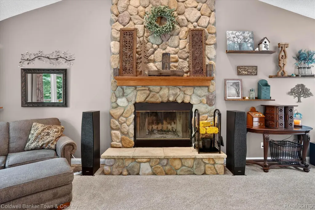 3217 Pineview Trail Genoa Township MI 48843