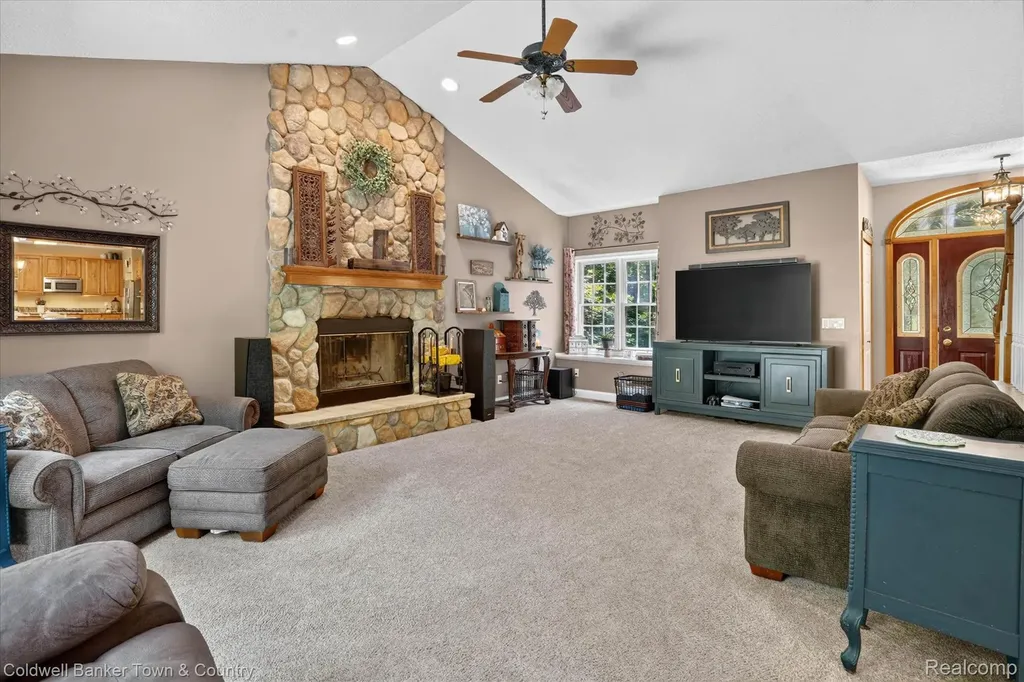 3217 Pineview Trail Genoa Township MI 48843