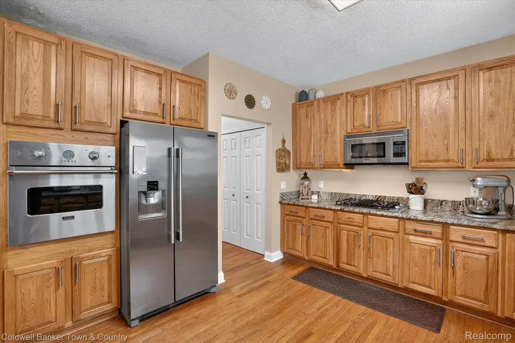 3217 Pineview Trail Genoa Township MI 48843
