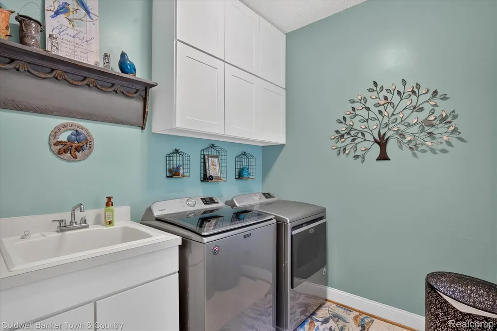 3217 Pineview Trail Genoa Township MI 48843