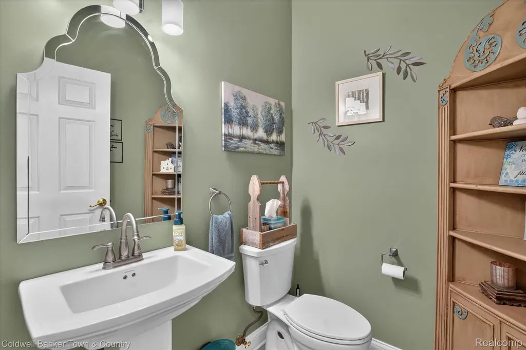 3217 Pineview Trail Genoa Township MI 48843
