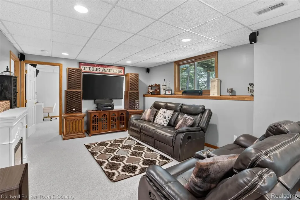 3217 Pineview Trail Genoa Township MI 48843