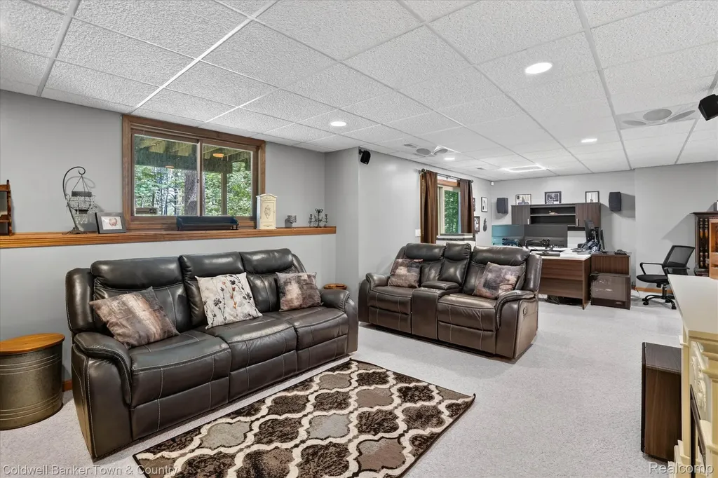 3217 Pineview Trail Genoa Township MI 48843