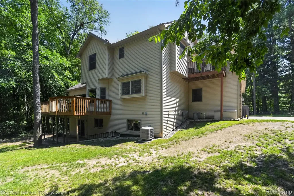 3217 Pineview Trail Genoa Township MI 48843