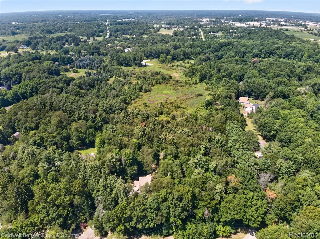 3217 Pineview Trail Genoa Township MI 48843