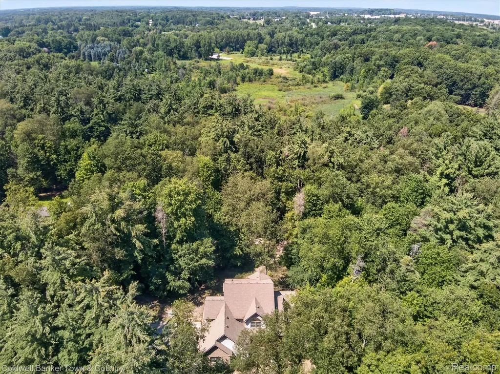 3217 Pineview Trail Genoa Township MI 48843