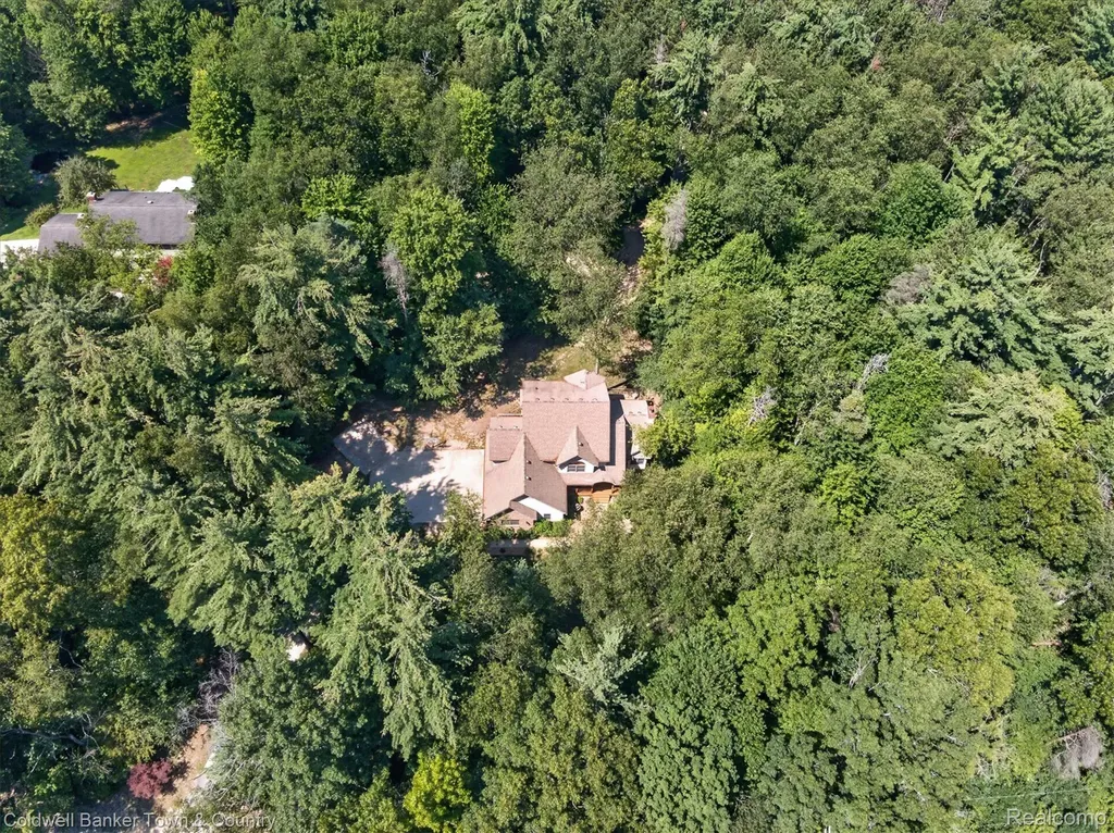 3217 Pineview Trail Genoa Township MI 48843