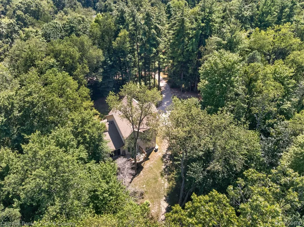 3217 Pineview Trail Genoa Township MI 48843