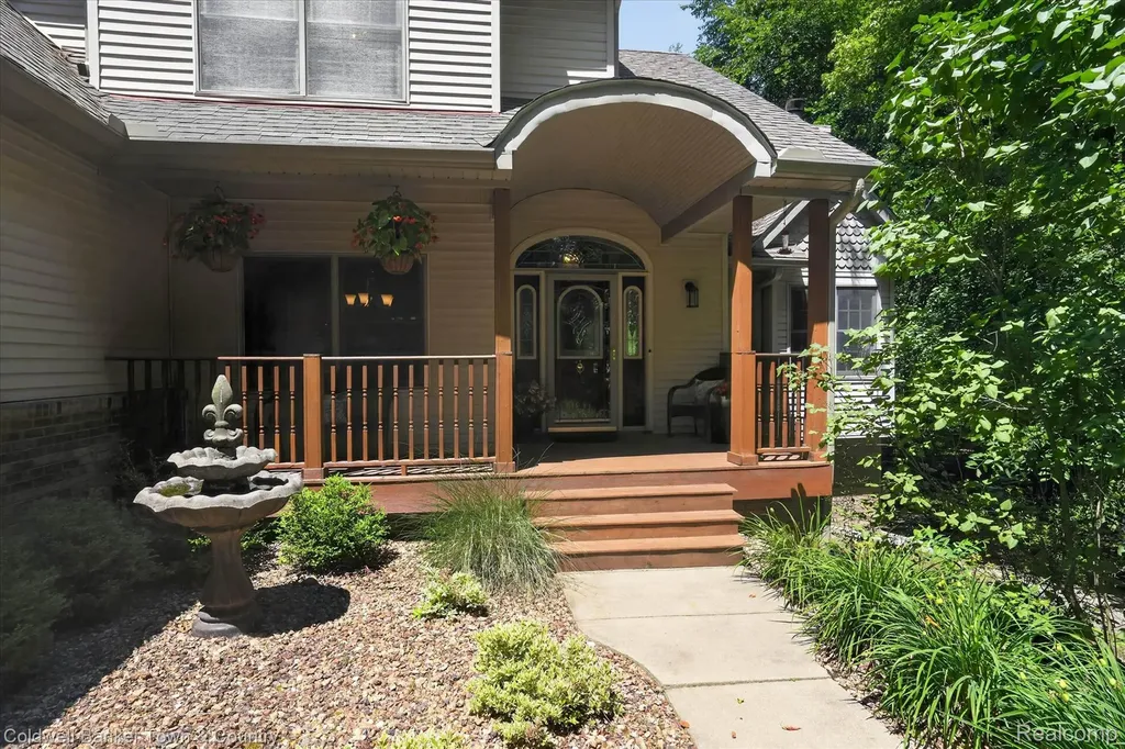 3217 Pineview Trail Genoa Township MI 48843