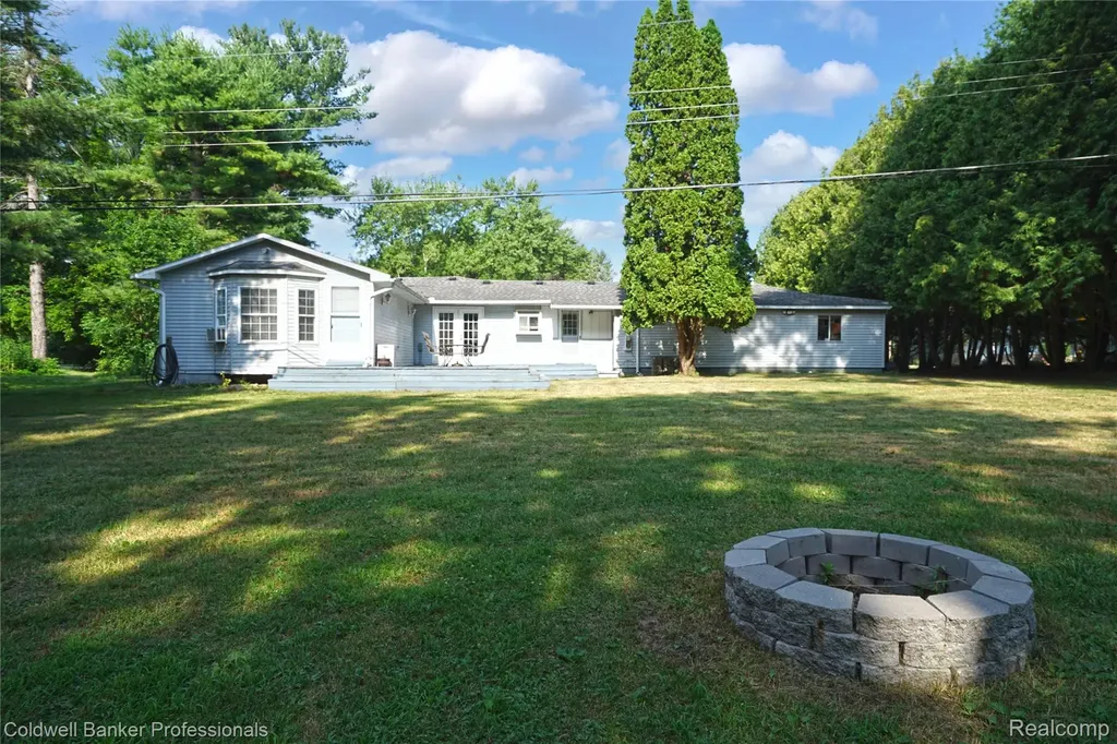 7194 N Center Road Genesee Charter Township MI 48458