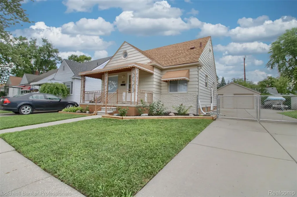 2210 University Avenue Lincoln Park City MI 48146