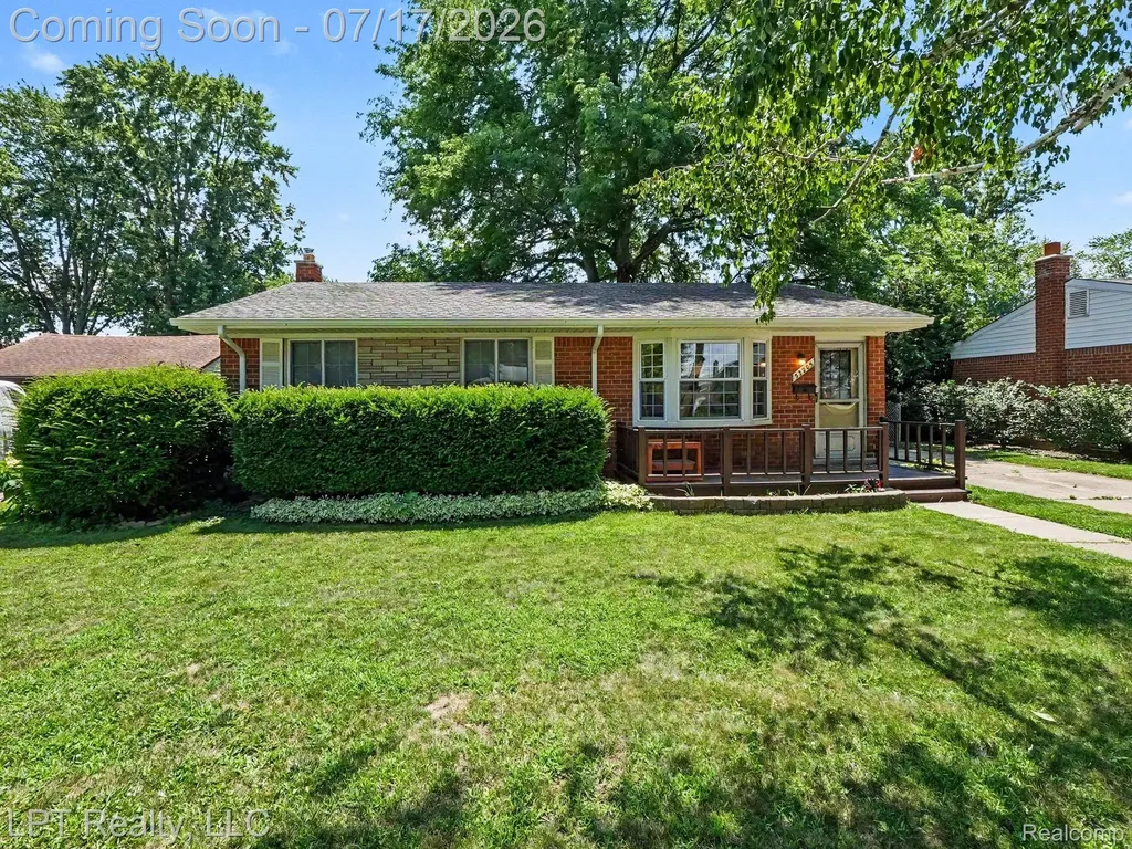 32205 John Hauk Street Garden City City MI 48135