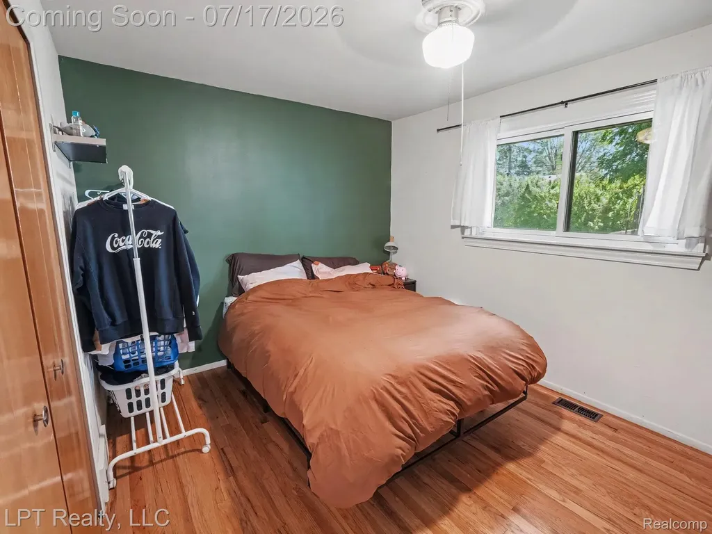 32205 John Hauk Street Garden City City MI 48135