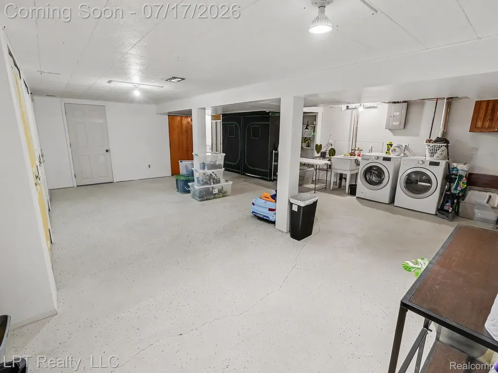 32205 John Hauk Street Garden City City MI 48135