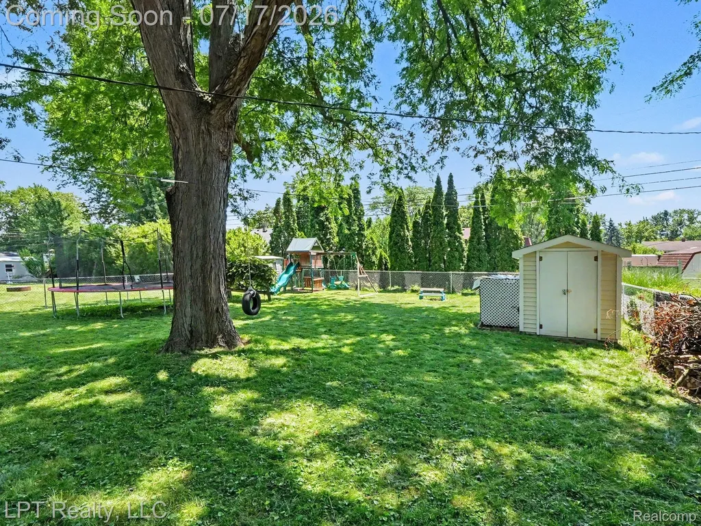 32205 John Hauk Street Garden City City MI 48135