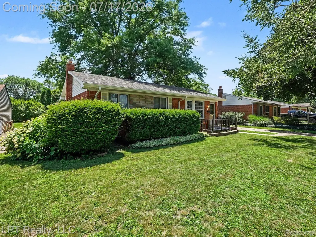 32205 John Hauk Street Garden City City MI 48135