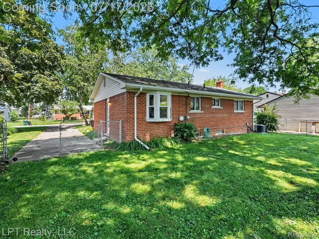 32205 John Hauk Street Garden City City MI 48135