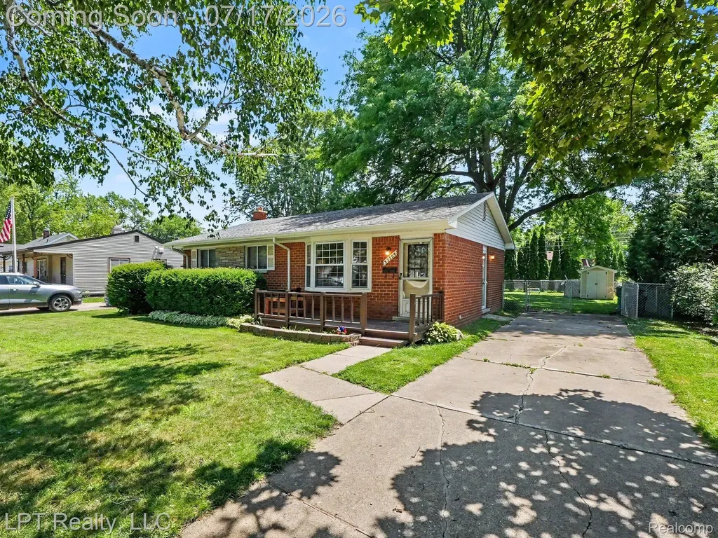 32205 John Hauk Street Garden City City MI 48135