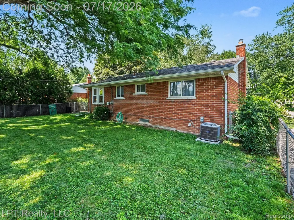 32205 John Hauk Street Garden City City MI 48135