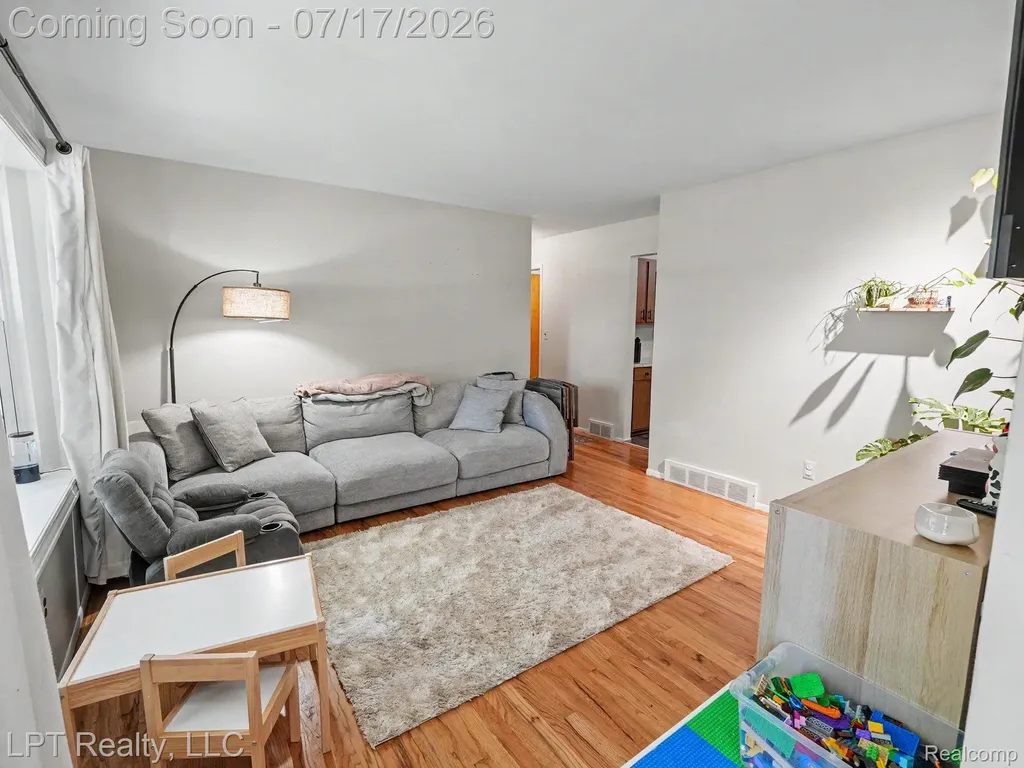 32205 John Hauk Street Garden City City MI 48135