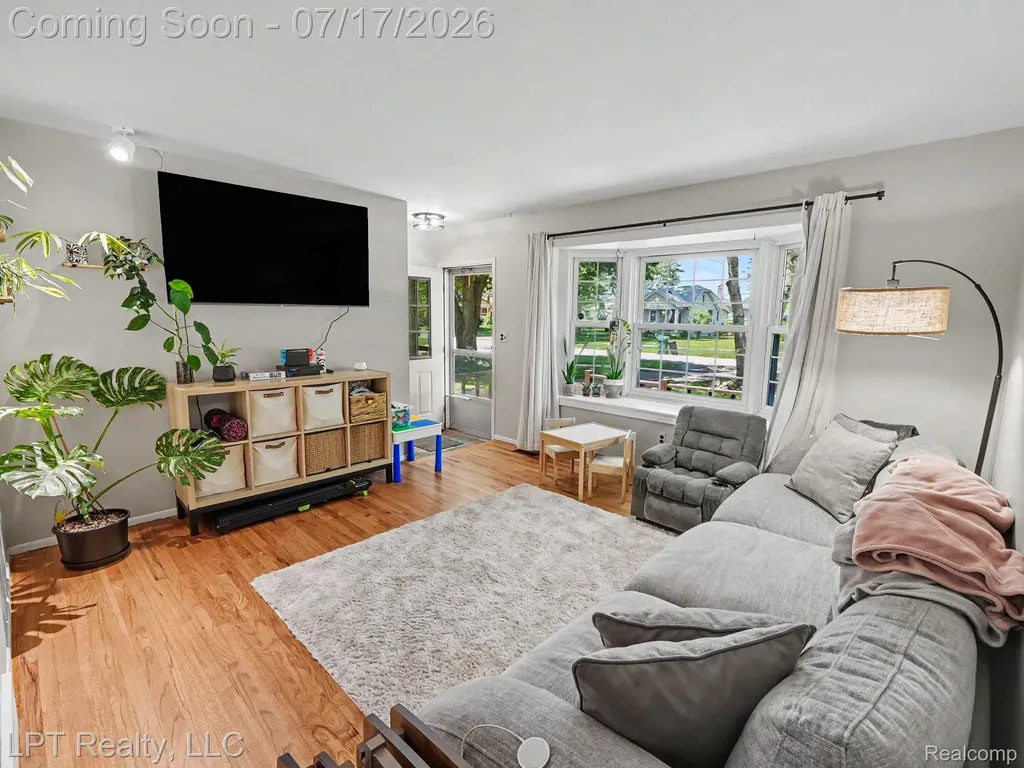 32205 John Hauk Street Garden City City MI 48135