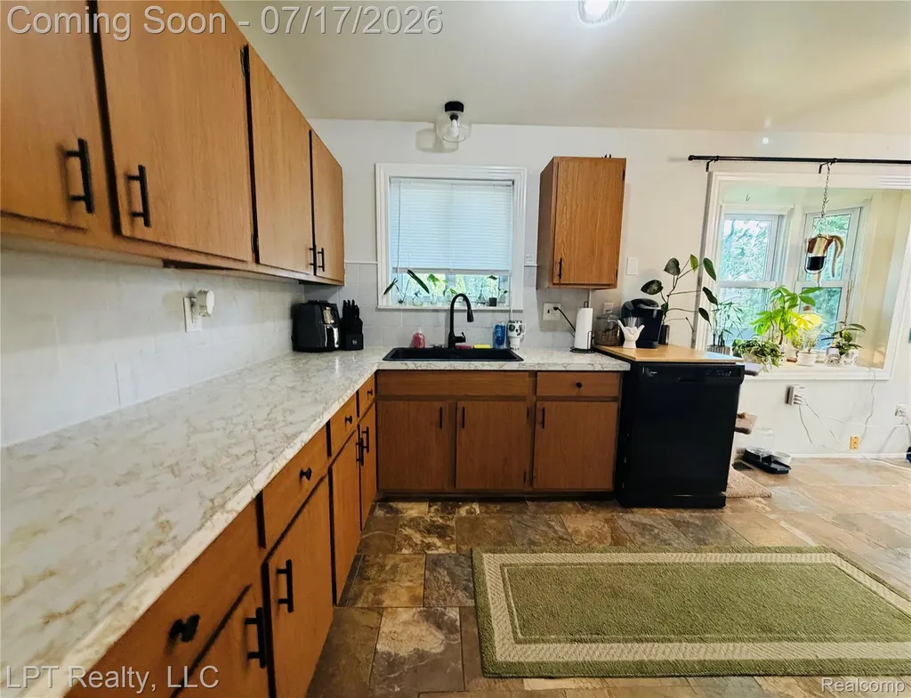 32205 John Hauk Street Garden City City MI 48135