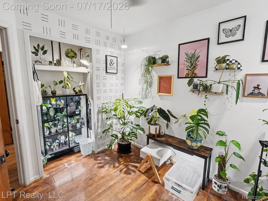 32205 John Hauk Street Garden City City MI 48135