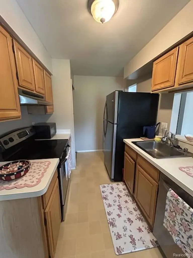 35138 N Bay Circle Harrison Charter Township MI 48045