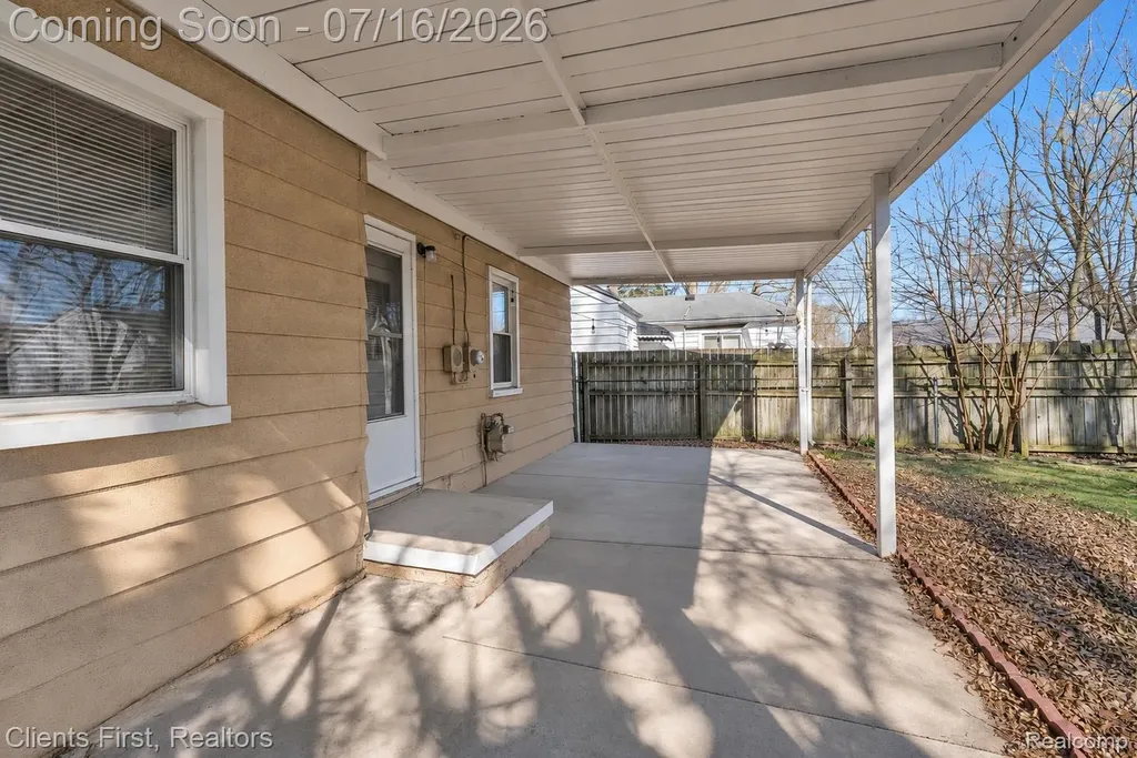 24047 Stanford Street Dearborn Heights City MI 48125