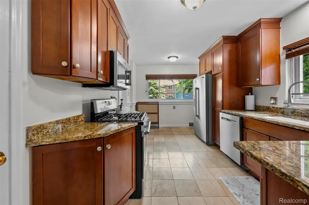 23201 Norcrest Drive St. Clair Shores City MI 48080