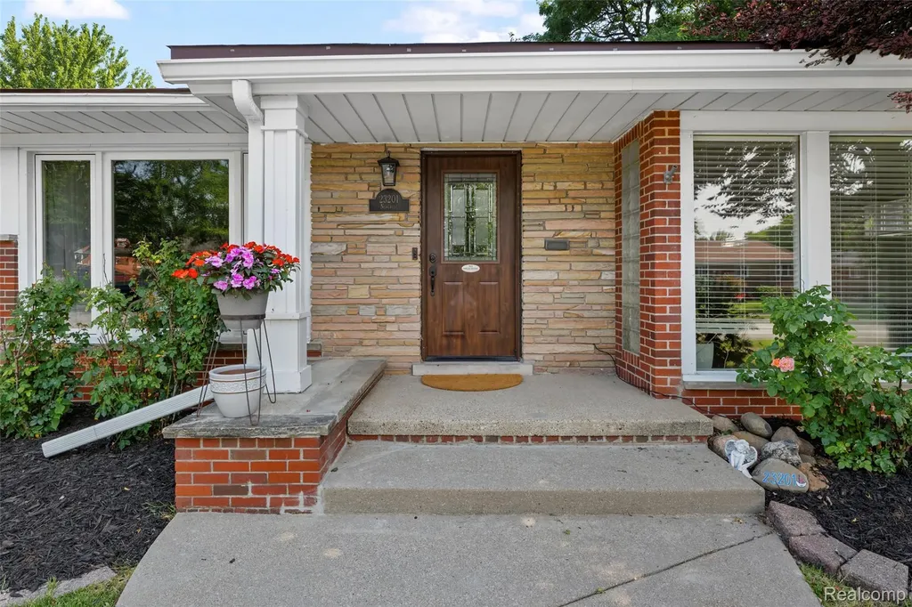 23201 Norcrest Drive St. Clair Shores City MI 48080
