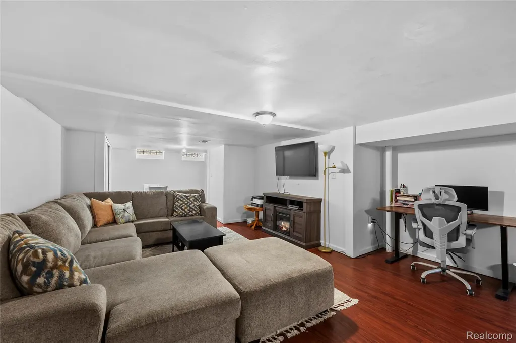 23201 Norcrest Drive St. Clair Shores City MI 48080