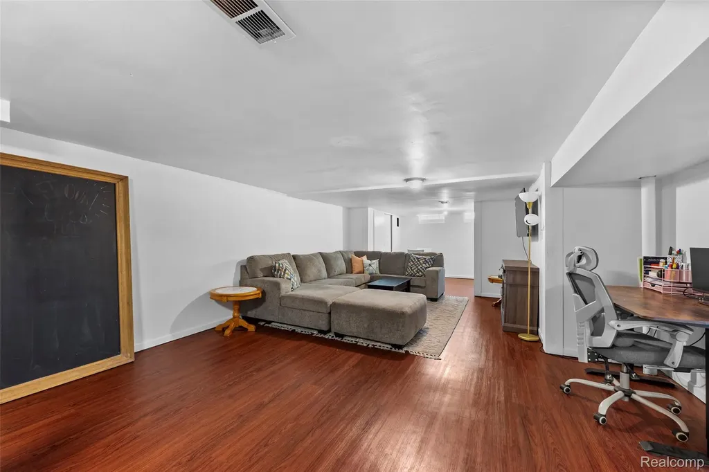 23201 Norcrest Drive St. Clair Shores City MI 48080