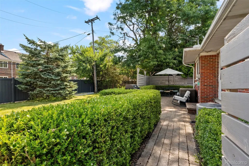 23201 Norcrest Drive St. Clair Shores City MI 48080