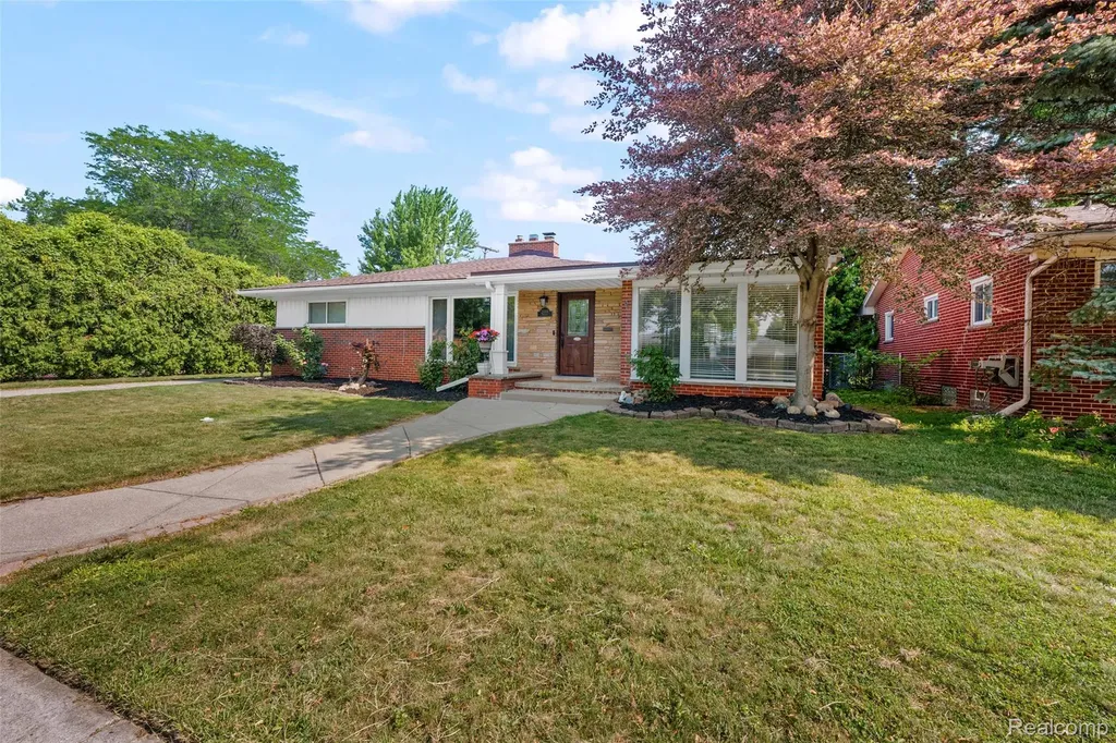 23201 Norcrest Drive St. Clair Shores City MI 48080