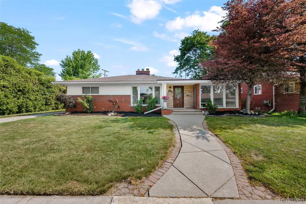 23201 Norcrest Drive St. Clair Shores City MI 48080