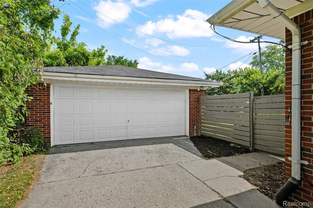 23201 Norcrest Drive St. Clair Shores City MI 48080
