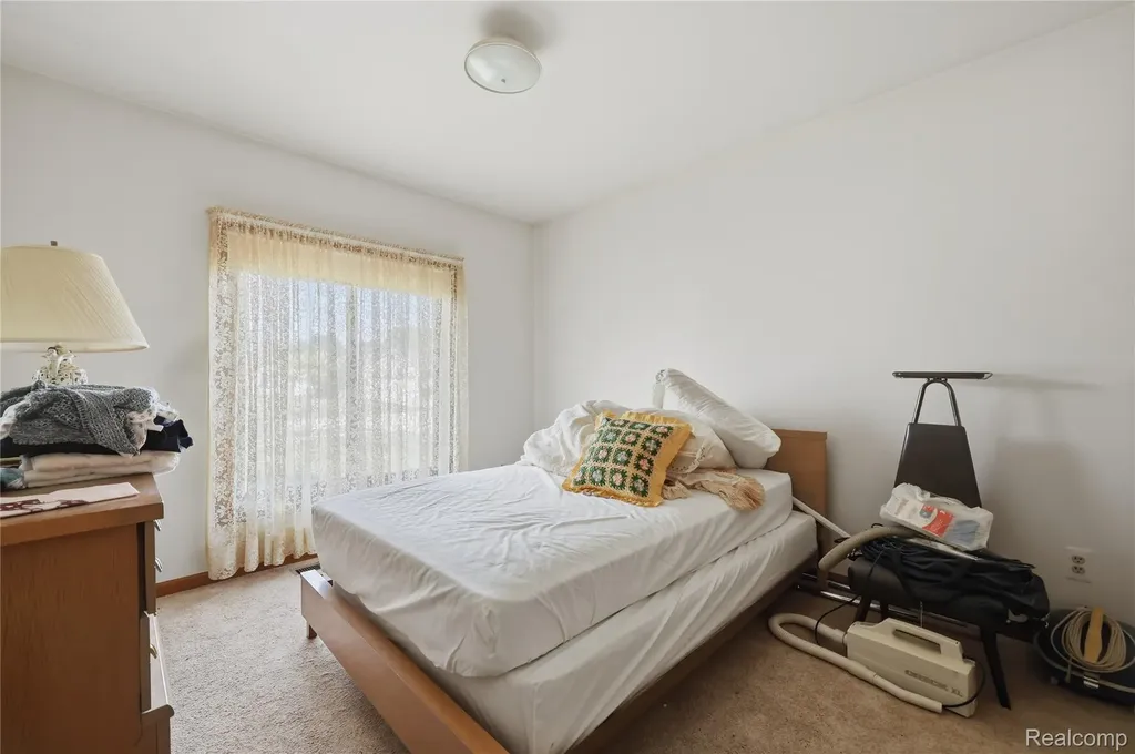 35654 Wellston Avenue Sterling Heights City MI 48312