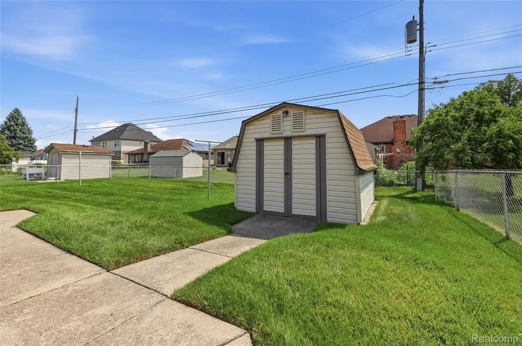 35654 Wellston Avenue Sterling Heights City MI 48312