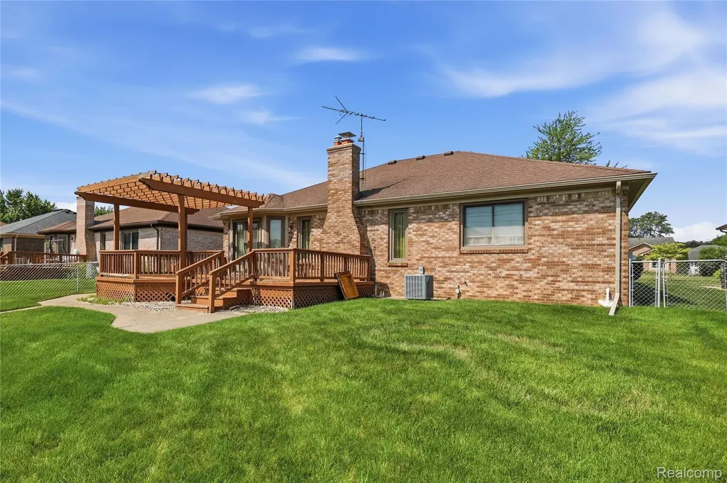 35654 Wellston Avenue Sterling Heights City MI 48312