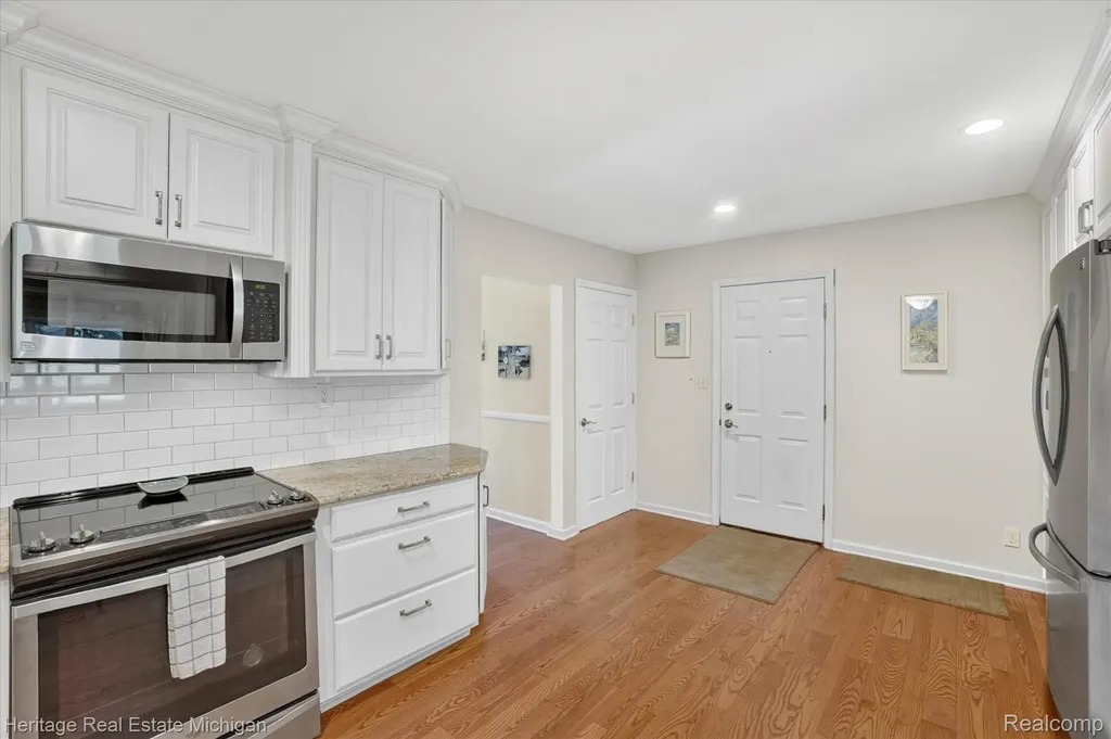 14038 Hogan Road Fenton Charter Township MI 48451