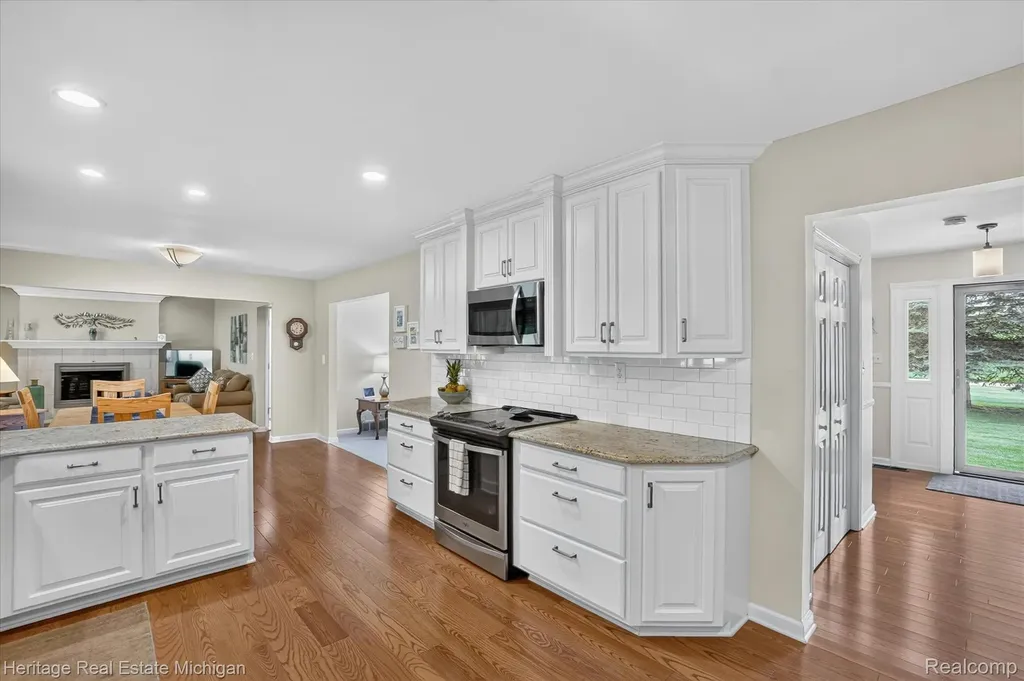 14038 Hogan Road Fenton Charter Township MI 48451
