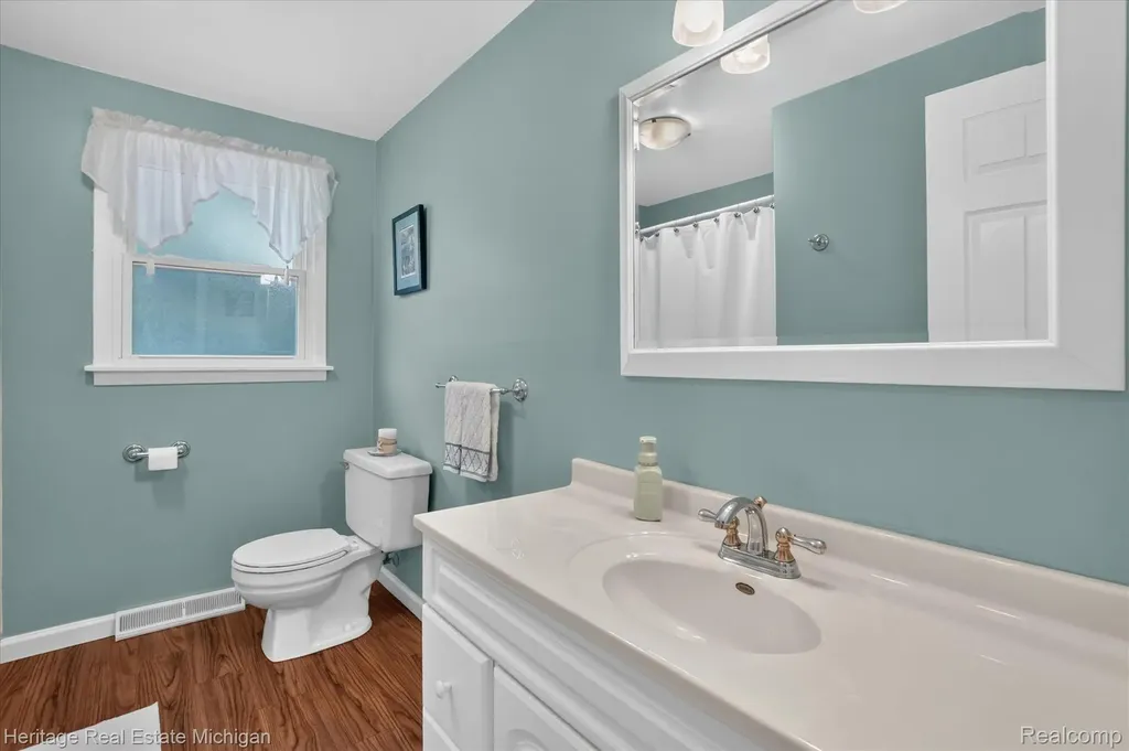 14038 Hogan Road Fenton Charter Township MI 48451