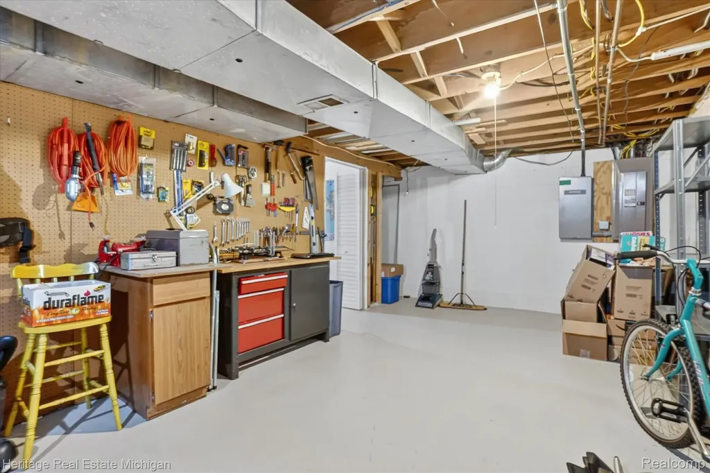 14038 Hogan Road Fenton Charter Township MI 48451