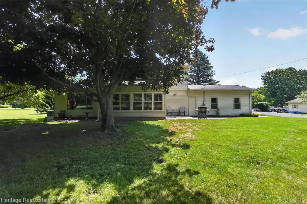14038 Hogan Road Fenton Charter Township MI 48451