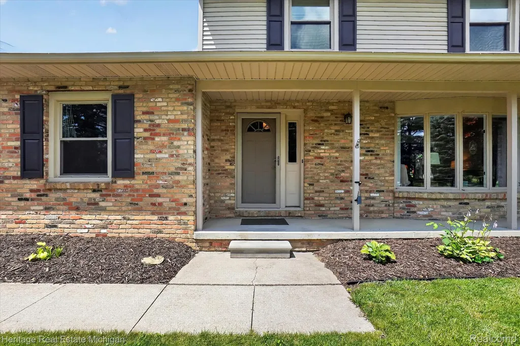 14038 Hogan Road Fenton Charter Township MI 48451