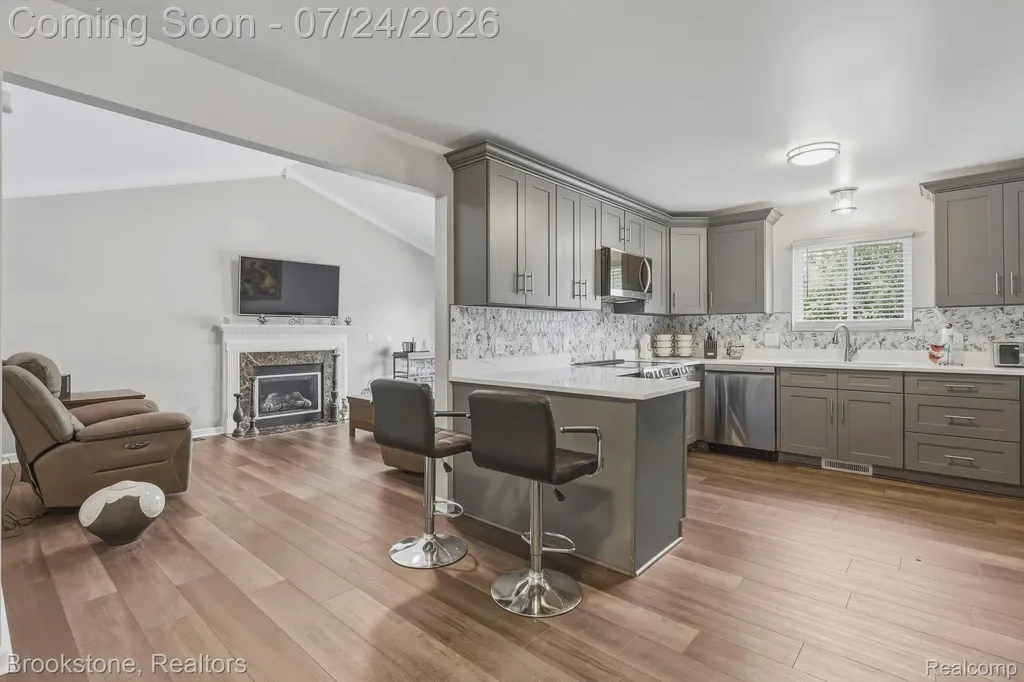 30640 Nelson Circle Westland City MI 48186